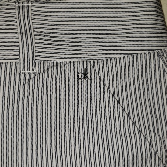 🌻Calvin Klein Shorts - Picture 3 of 4